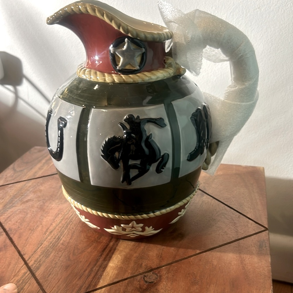 Sonoma Happy Trails pitcher
